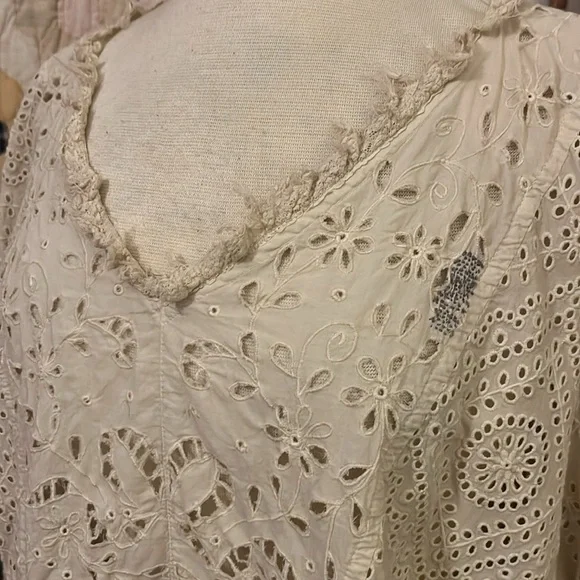 Magnolia Pearl Eyelet Selah Blouse in Moonlight Top - Picture 3 of 14